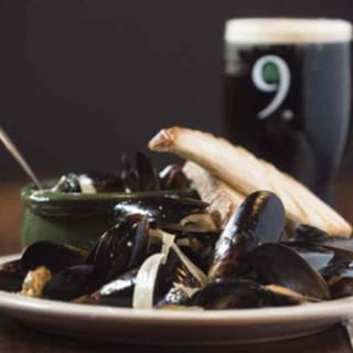 Mussels in Garlic Cream Sauce
